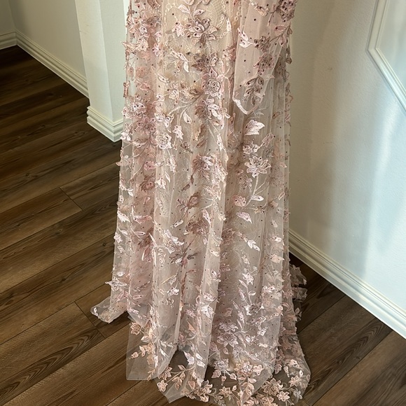 Mac Duggal  Floral Long Sleeve Gown - Picture 7 of 9